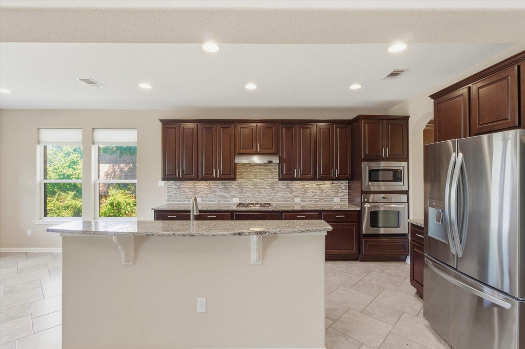 1511 Rimstone Dr - Photo 6