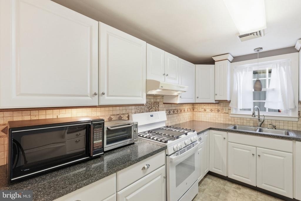 24 W Market Street - Photo 17