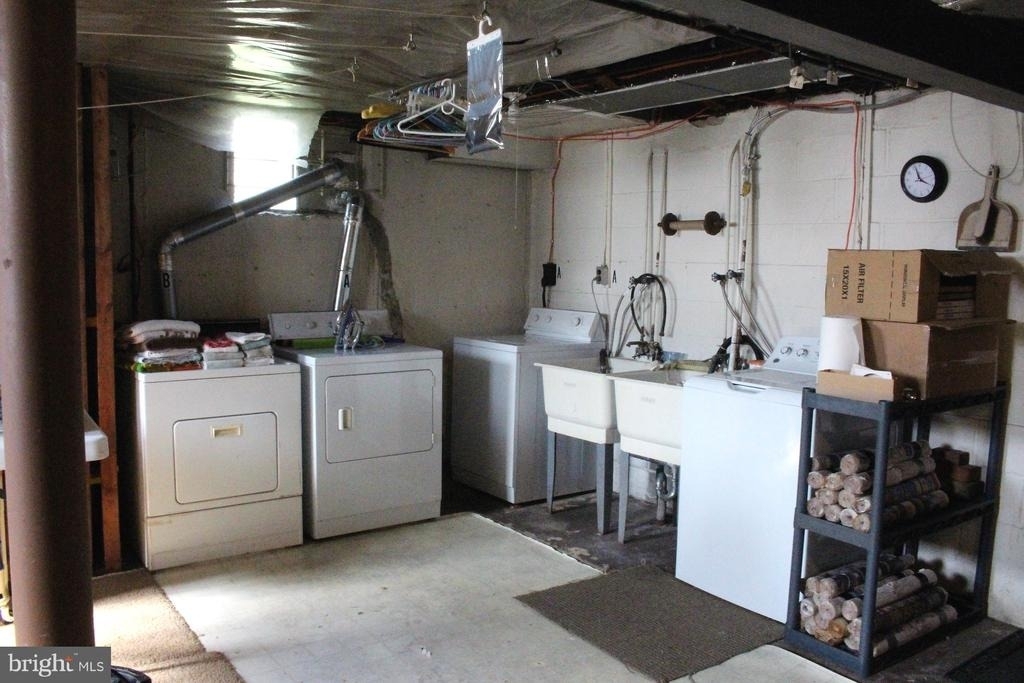 313 Pyramid Avenue - Photo 9