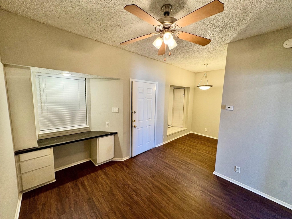 2818 Nueces St - Photo 0