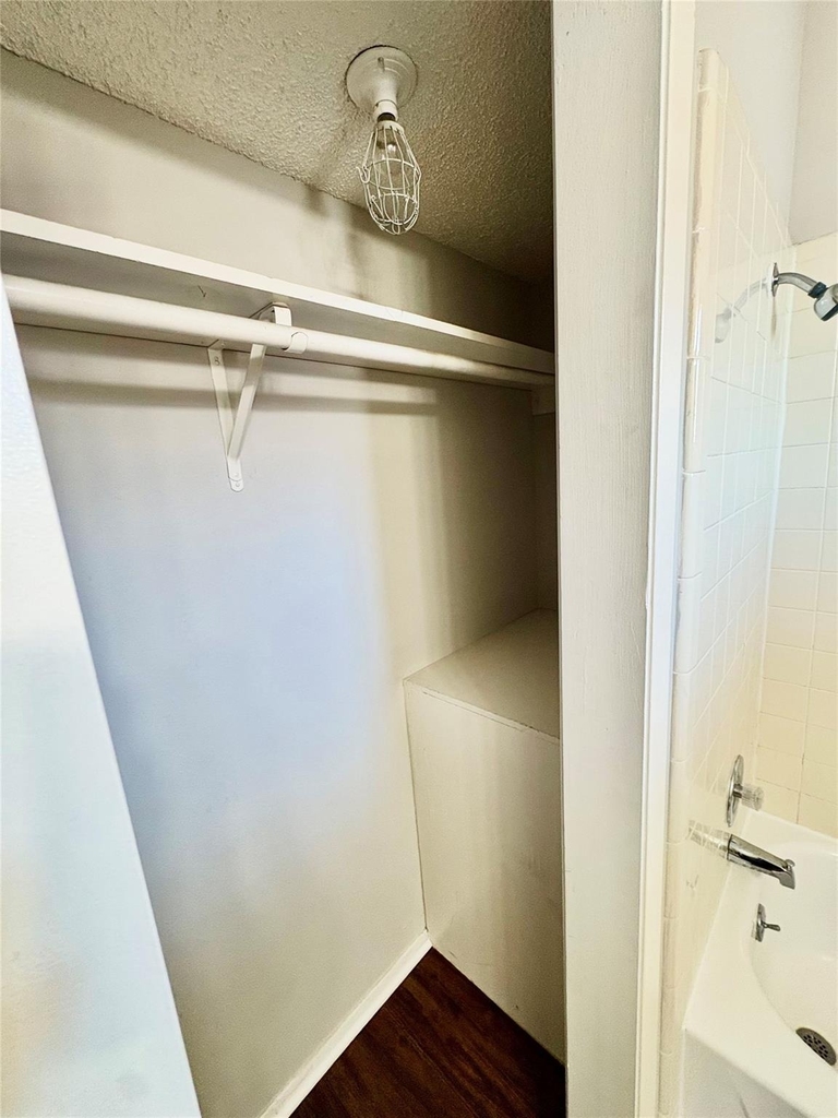 2818 Nueces St - Photo 10