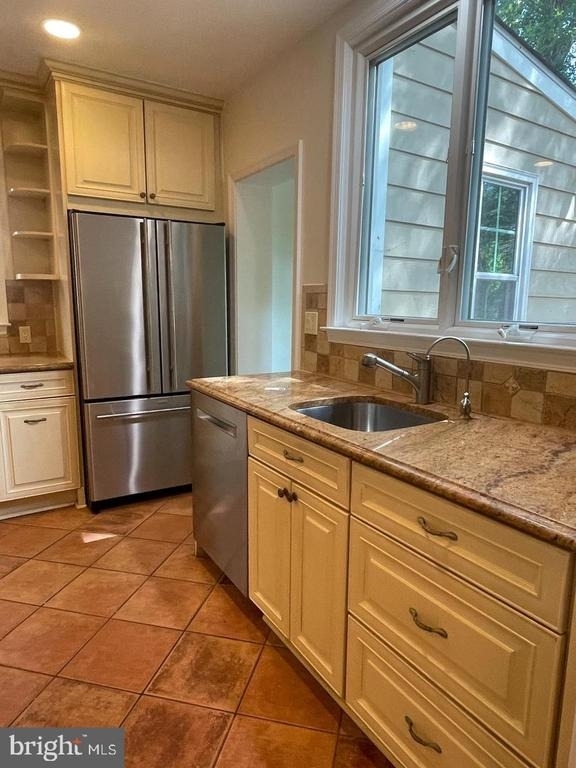 6105 29th Street Nw - Photo 3