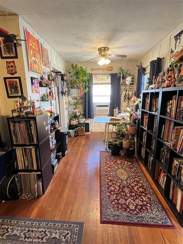 416 W 32nd St - Photo 4
