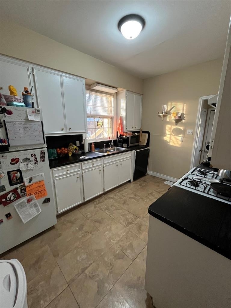 416 W 32nd St - Photo 5