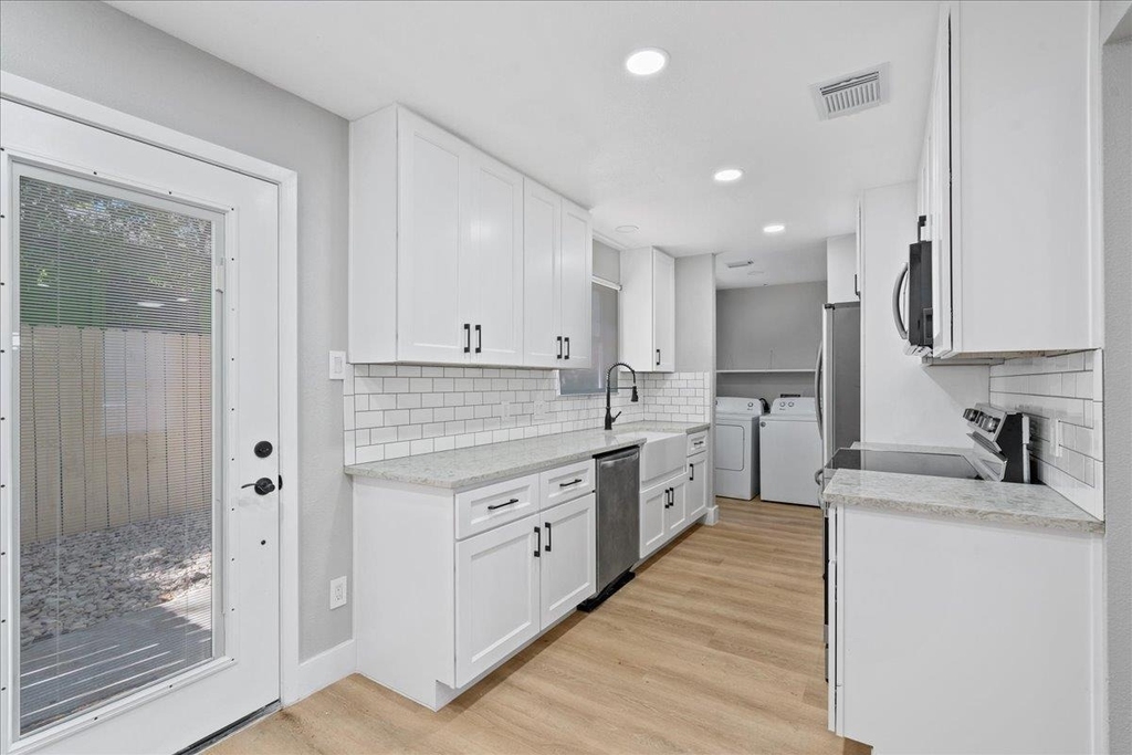 3107 E 13th St - Photo 8