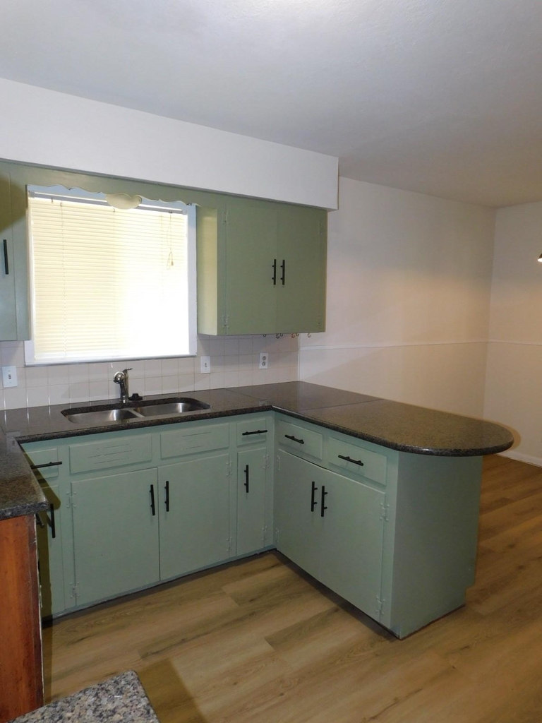 1708 Redd St - Photo 1
