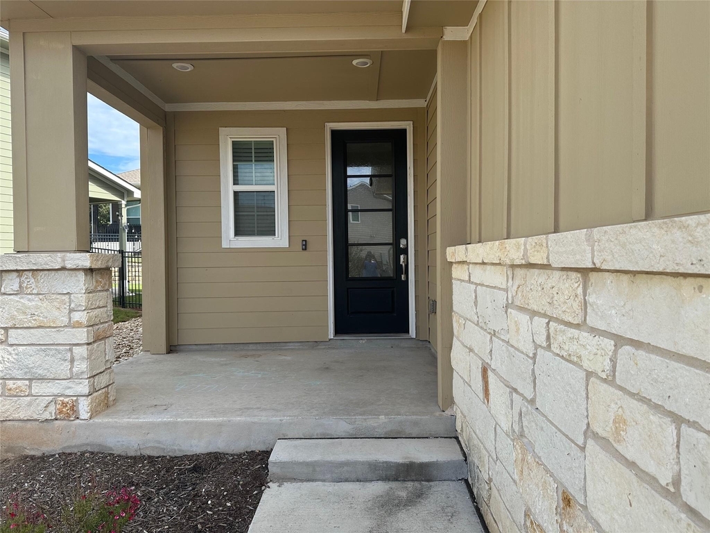 412 Montauk Loop - Photo 1