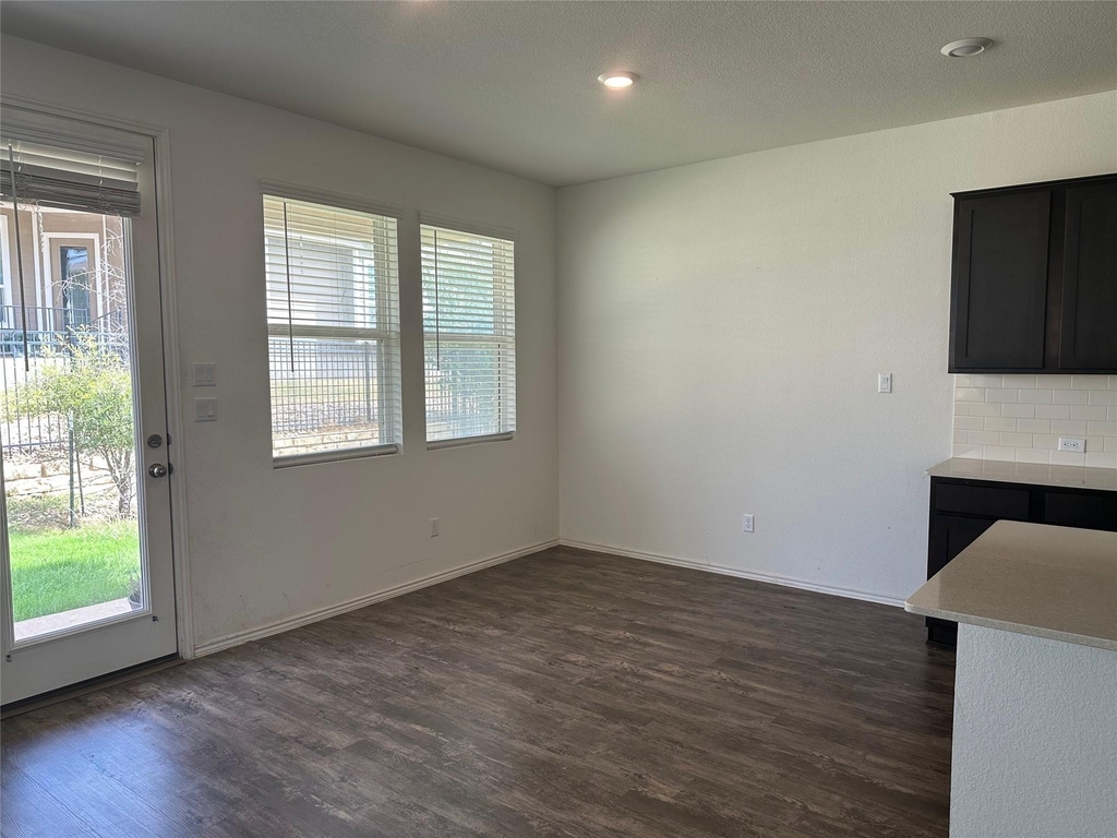412 Montauk Loop - Photo 6