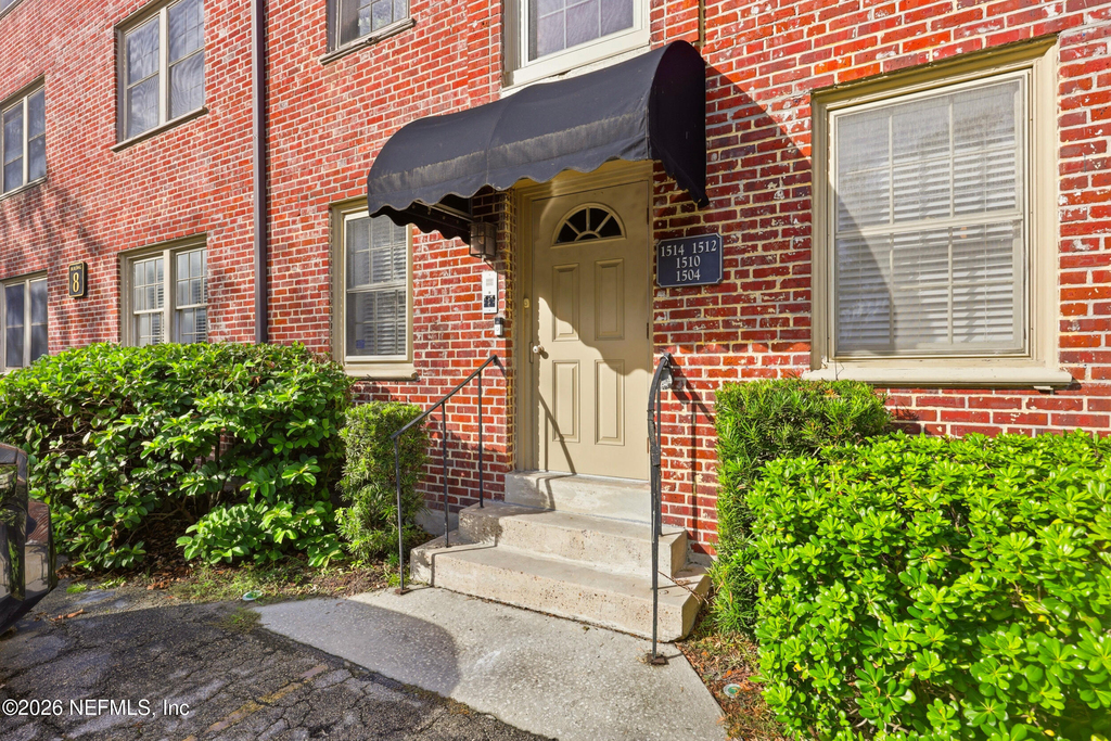 1504 Palm Avenue - Photo 2