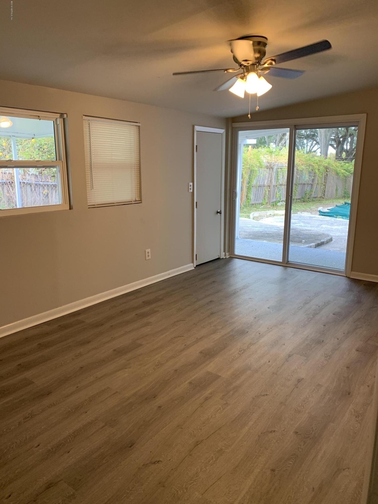 421 Parkwood Drive - Photo 18