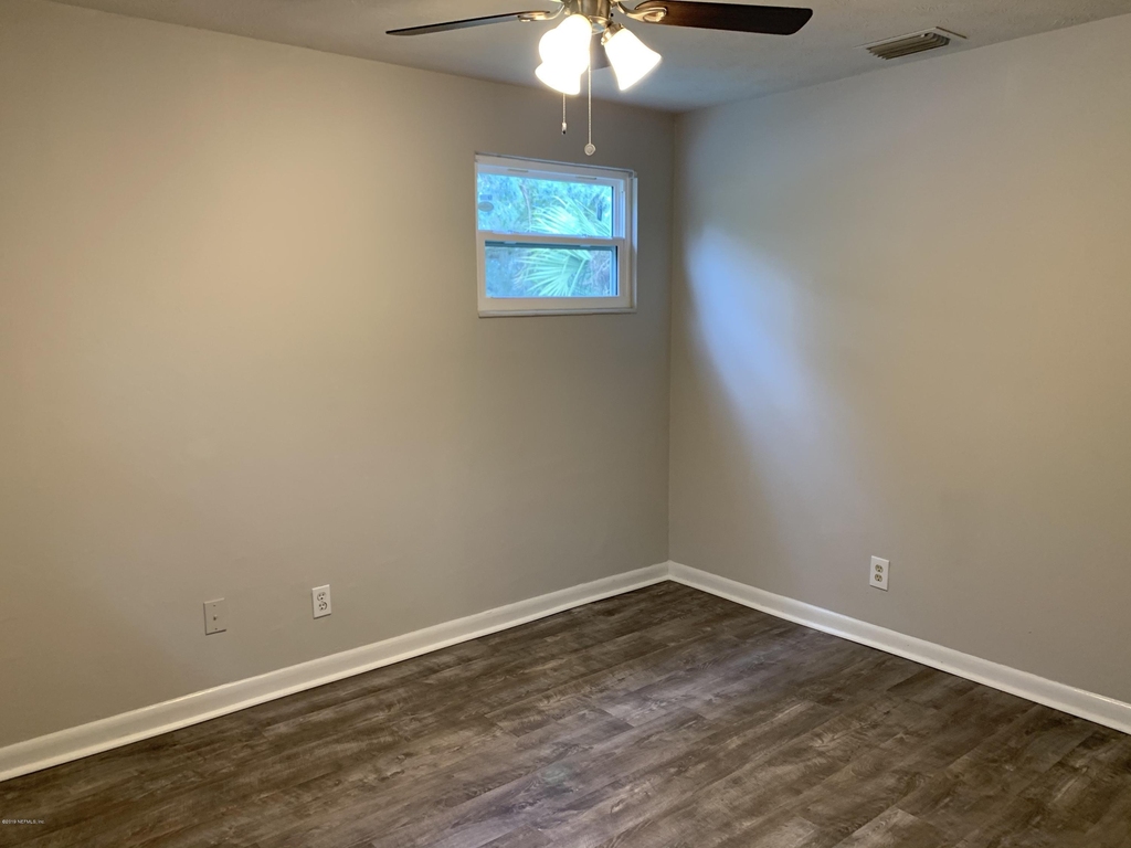 421 Parkwood Drive - Photo 14
