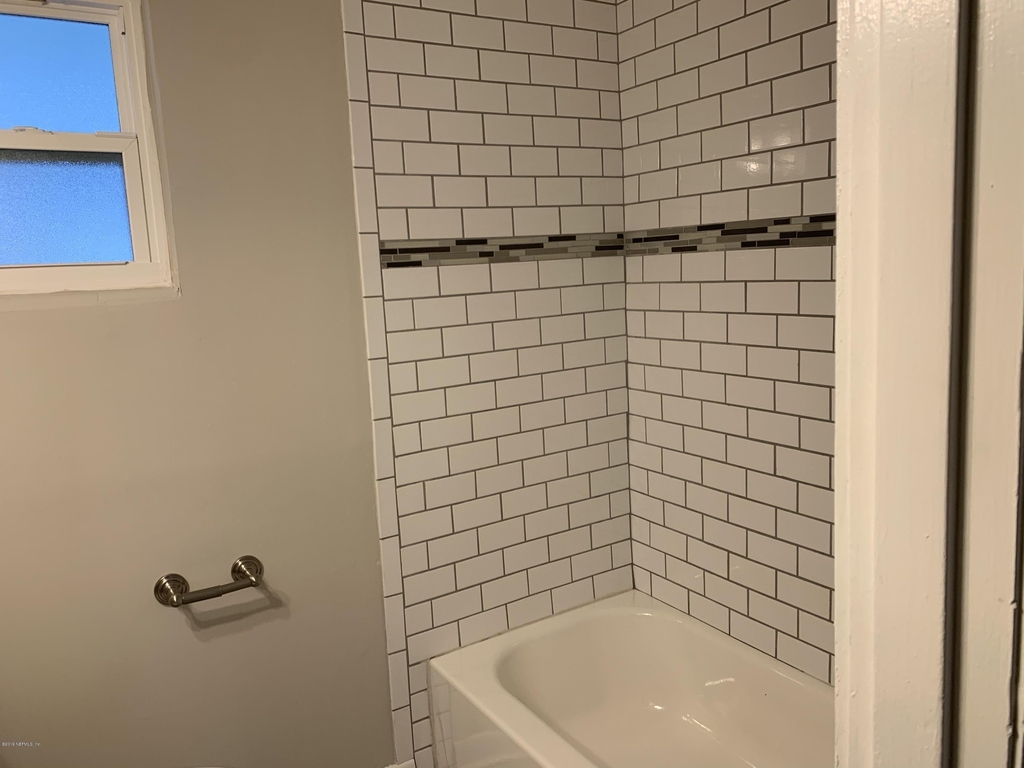 421 Parkwood Drive - Photo 13