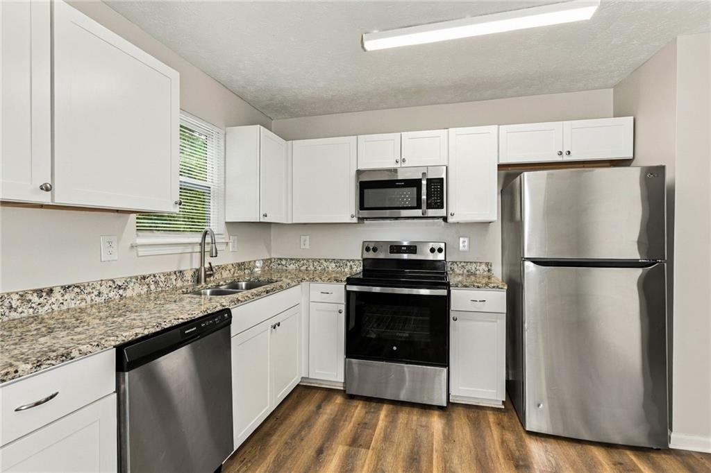 512 Chestnut Lane - Photo 1