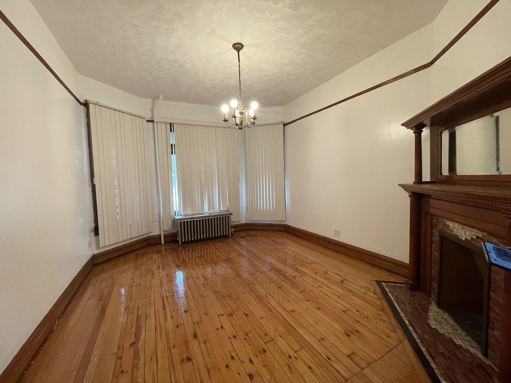 7216 S Emerald Avenue - Photo 2