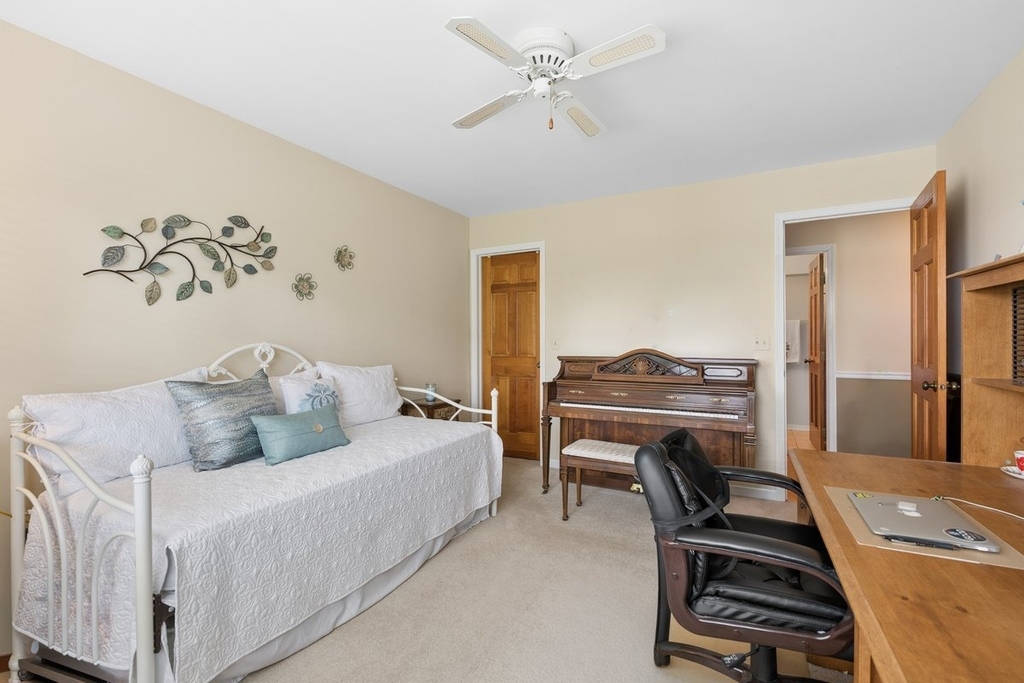 1069 Devonshire Avenue - Photo 13