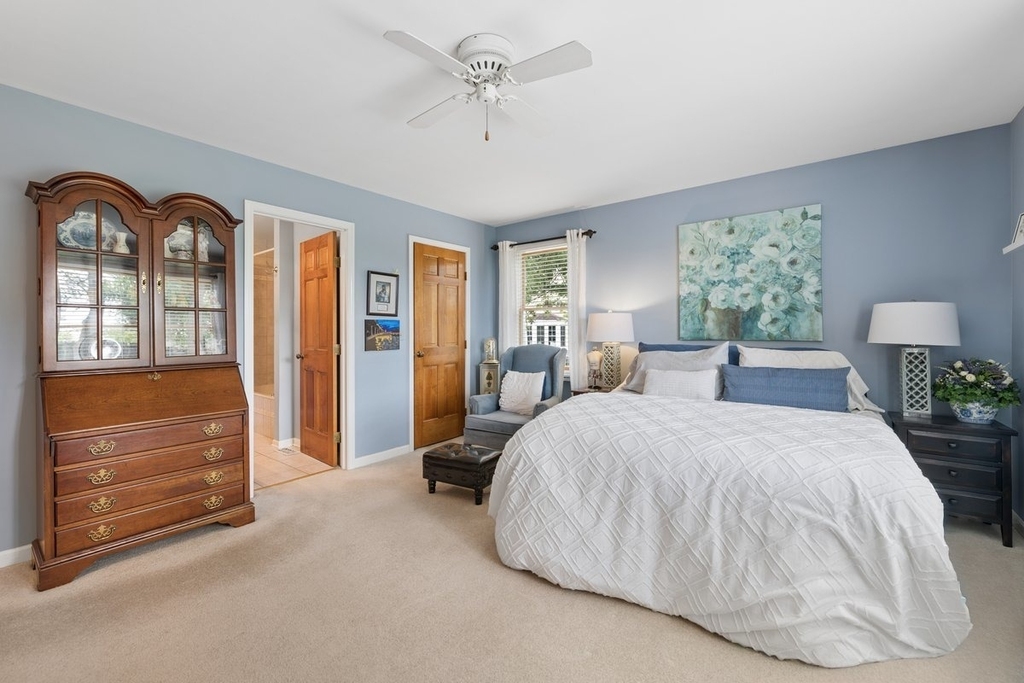 1069 Devonshire Avenue - Photo 11