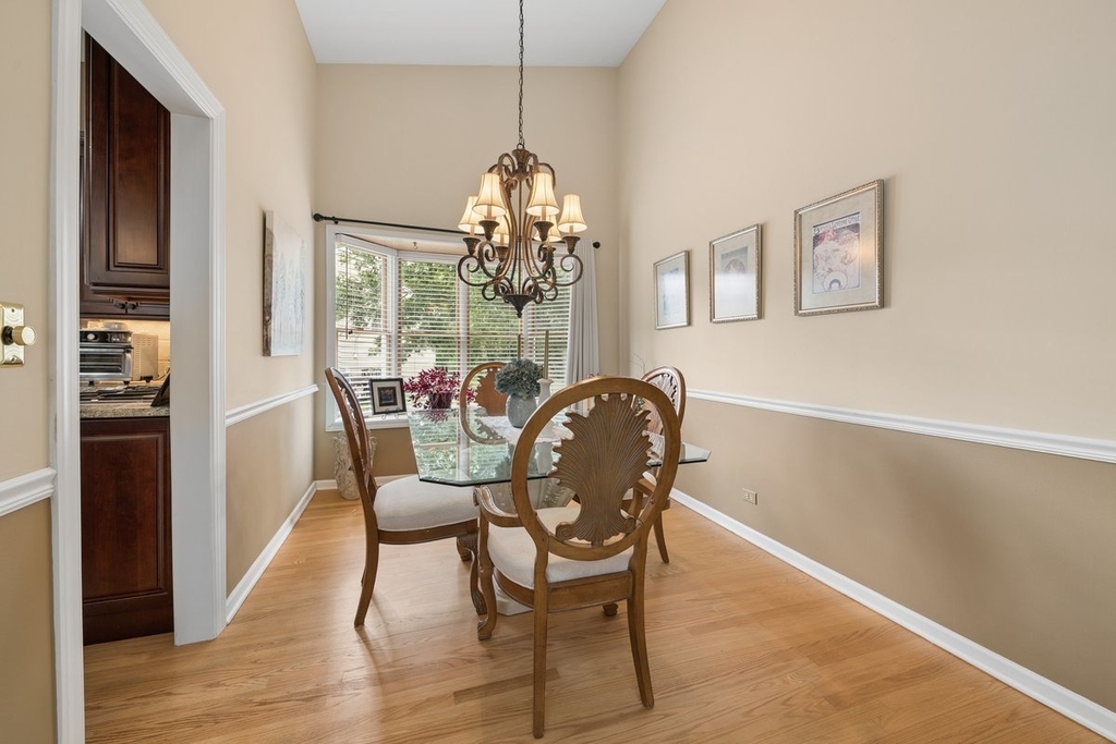 1069 Devonshire Avenue - Photo 9