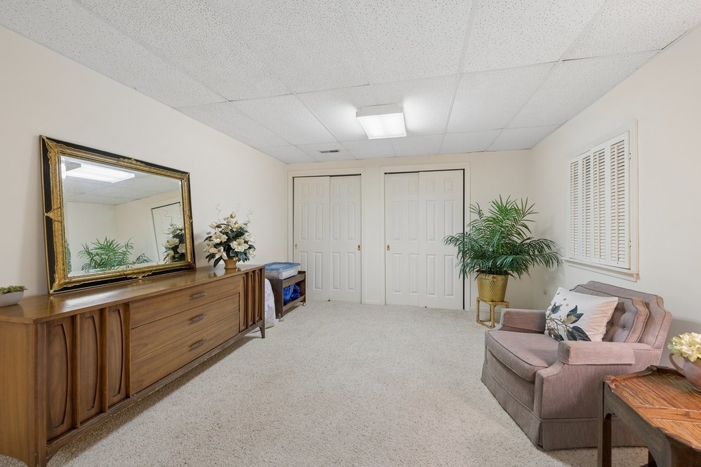 1069 Devonshire Avenue - Photo 19