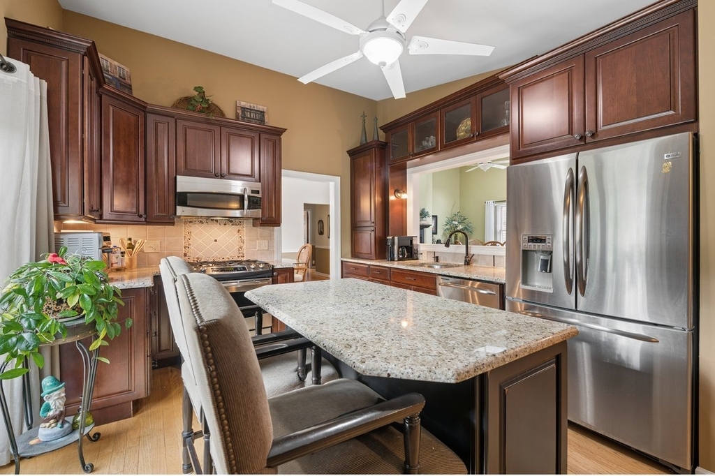 1069 Devonshire Avenue - Photo 6