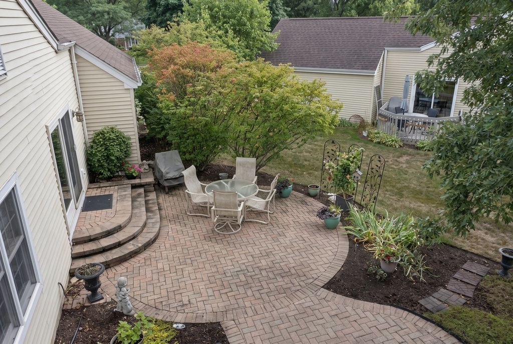 1069 Devonshire Avenue - Photo 24