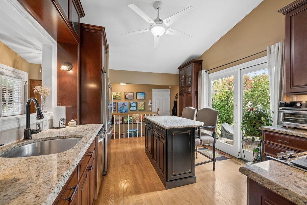 1069 Devonshire Avenue - Photo 7
