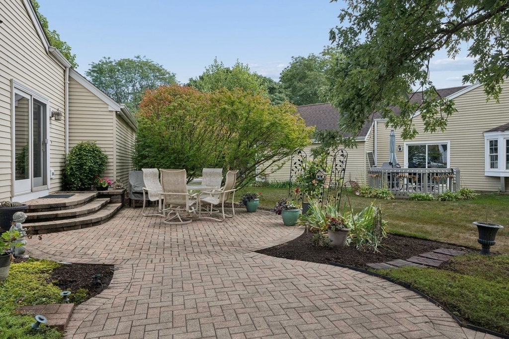 1069 Devonshire Avenue - Photo 23