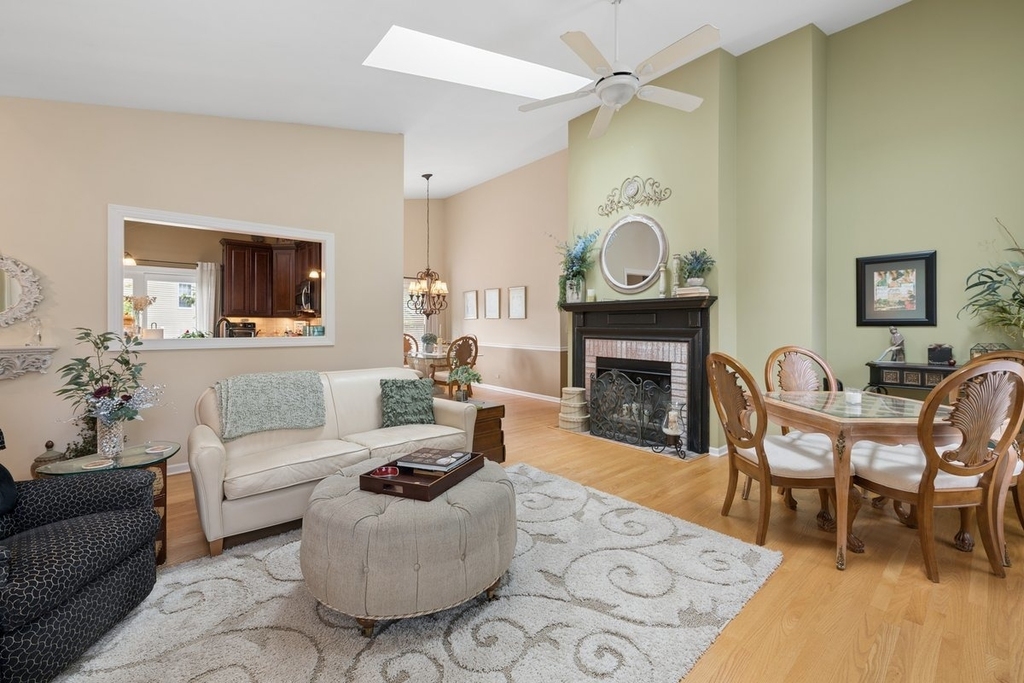 1069 Devonshire Avenue - Photo 3