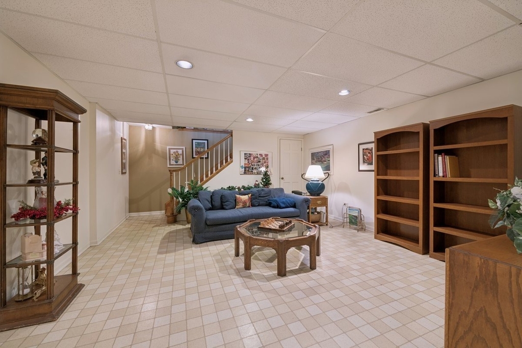 1069 Devonshire Avenue - Photo 16