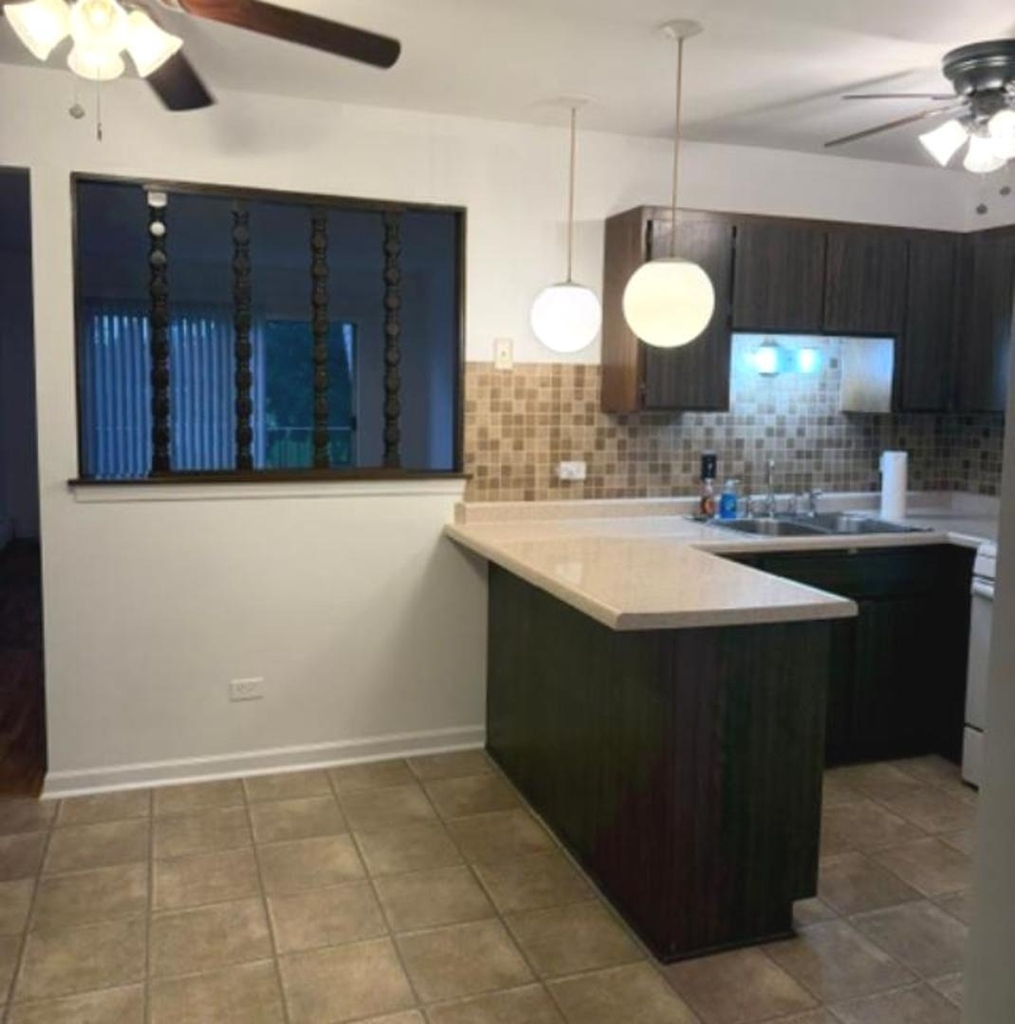 5733 W 103rd Street - Photo 3