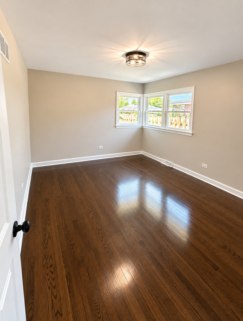 17140 University Avenue - Photo 8