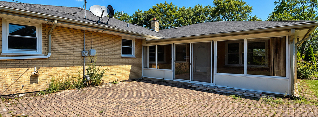 17140 University Avenue - Photo 13