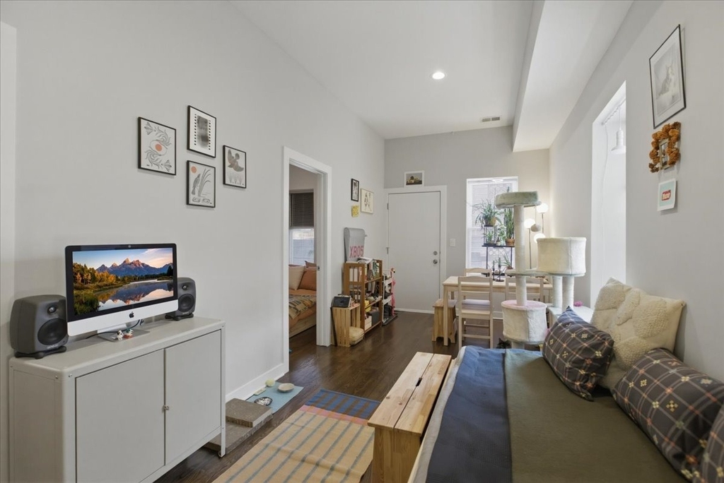 1854 W 18th Street - Photo 2