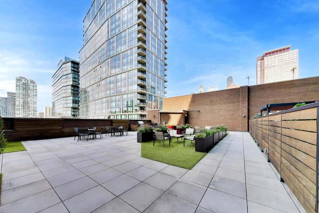 849 N Franklin Street - Photo 33
