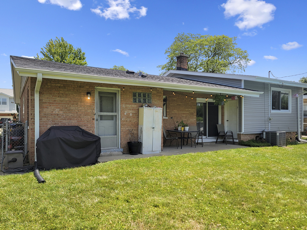 702 School Street - Photo 23