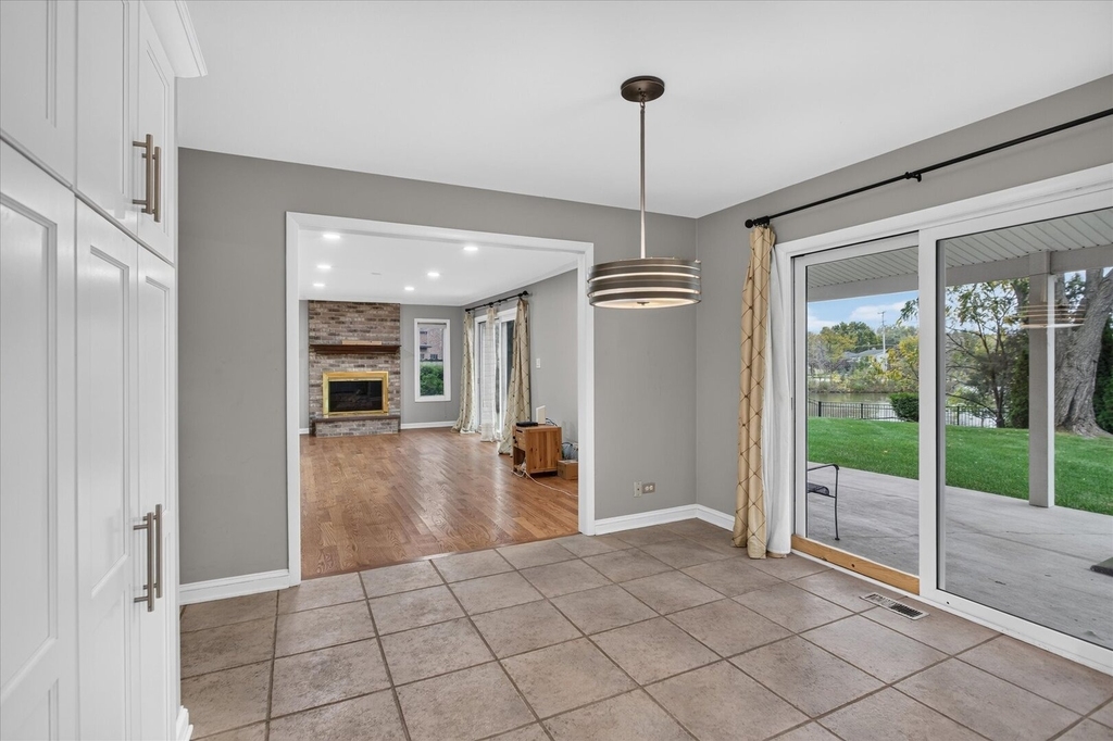857 W Lanark Lane - Photo 13