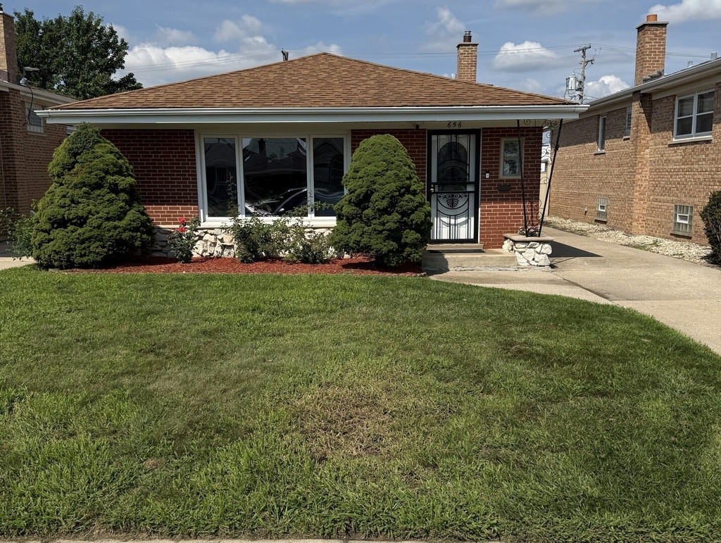 656 Saginaw Avenue - Photo 0