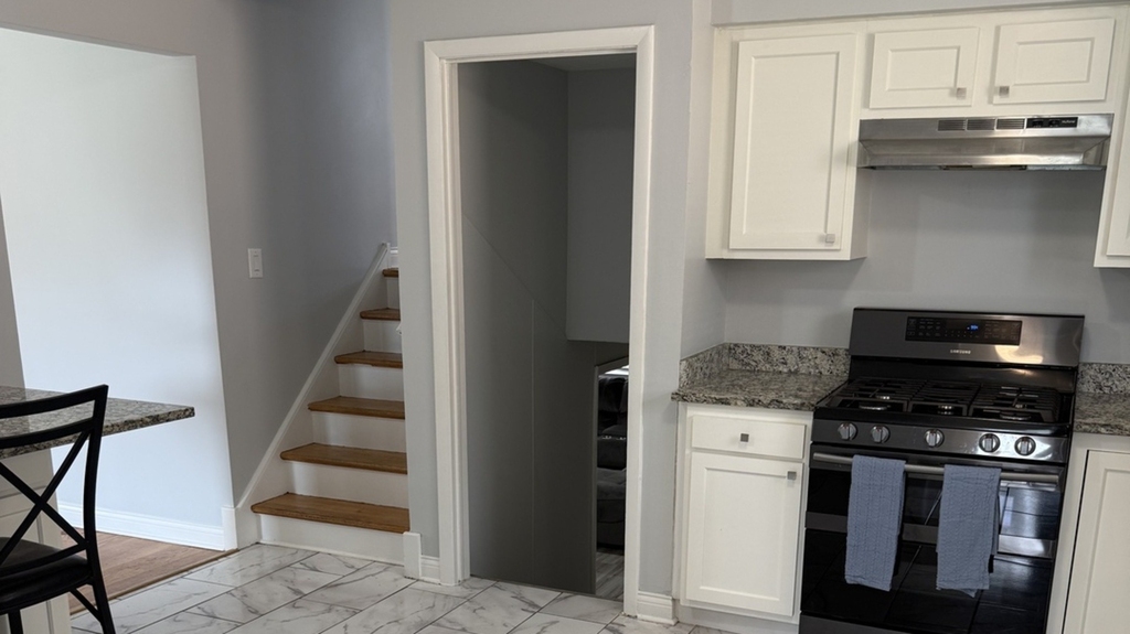 656 Saginaw Avenue - Photo 13