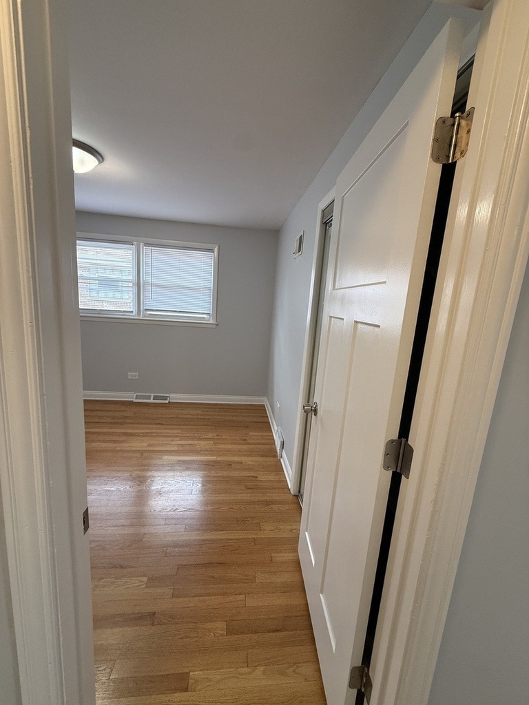 656 Saginaw Avenue - Photo 33