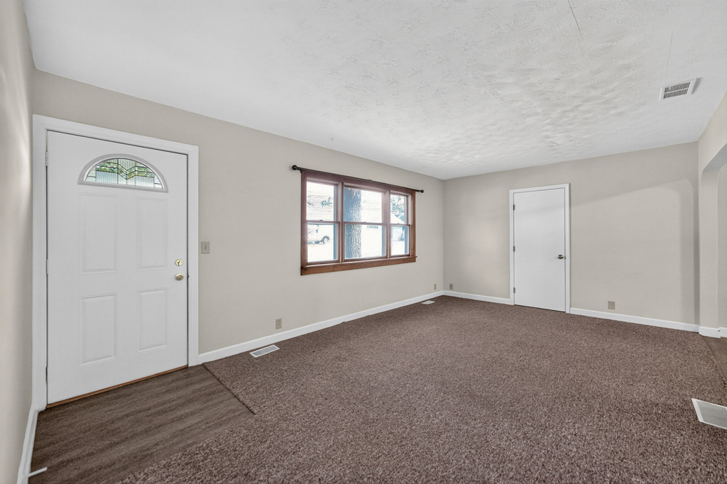 223 Ellen Street - Photo 7