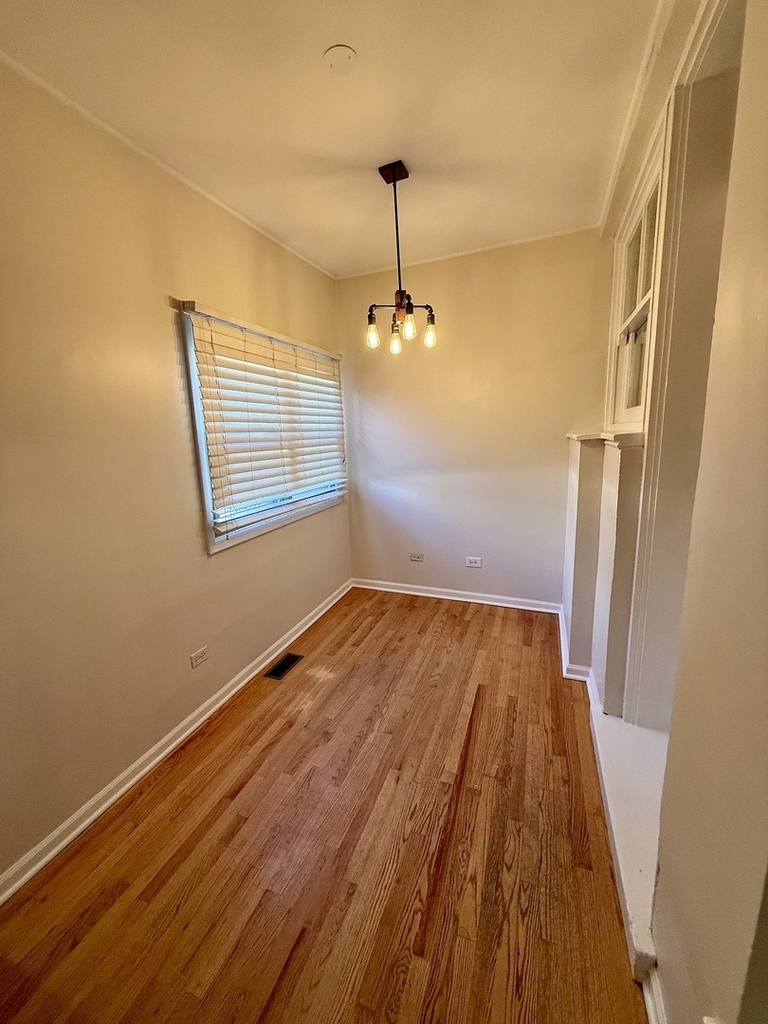 1906 W Byron Street - Photo 14