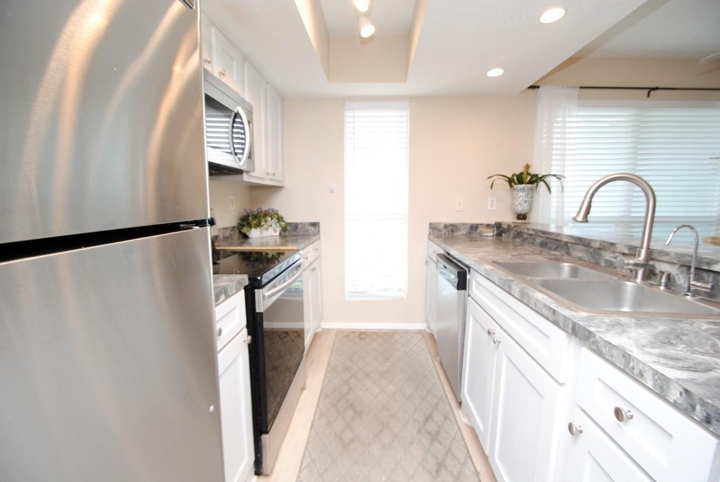 781 Country Place Drive - Photo 3