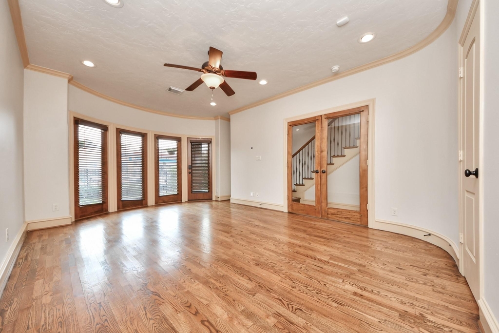 1817 Houston Avenue - Photo 5