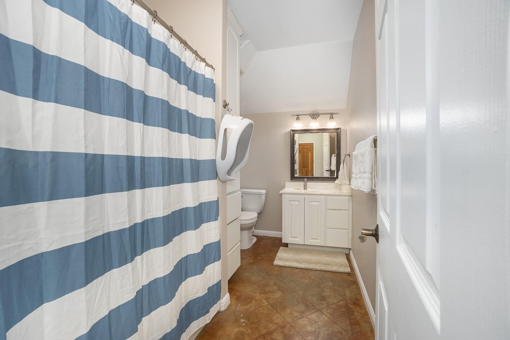 31425 Ranch Road 12 - Photo 16