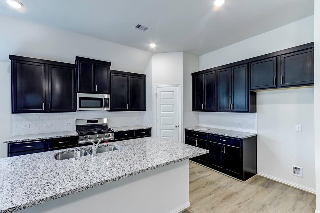 4015 Houberry Loop - Photo 7