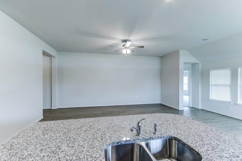 4015 Houberry Loop - Photo 9