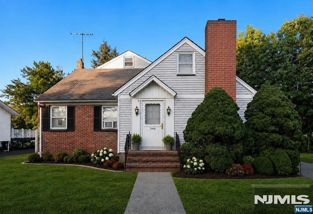 340 Saddle River - Photo 0