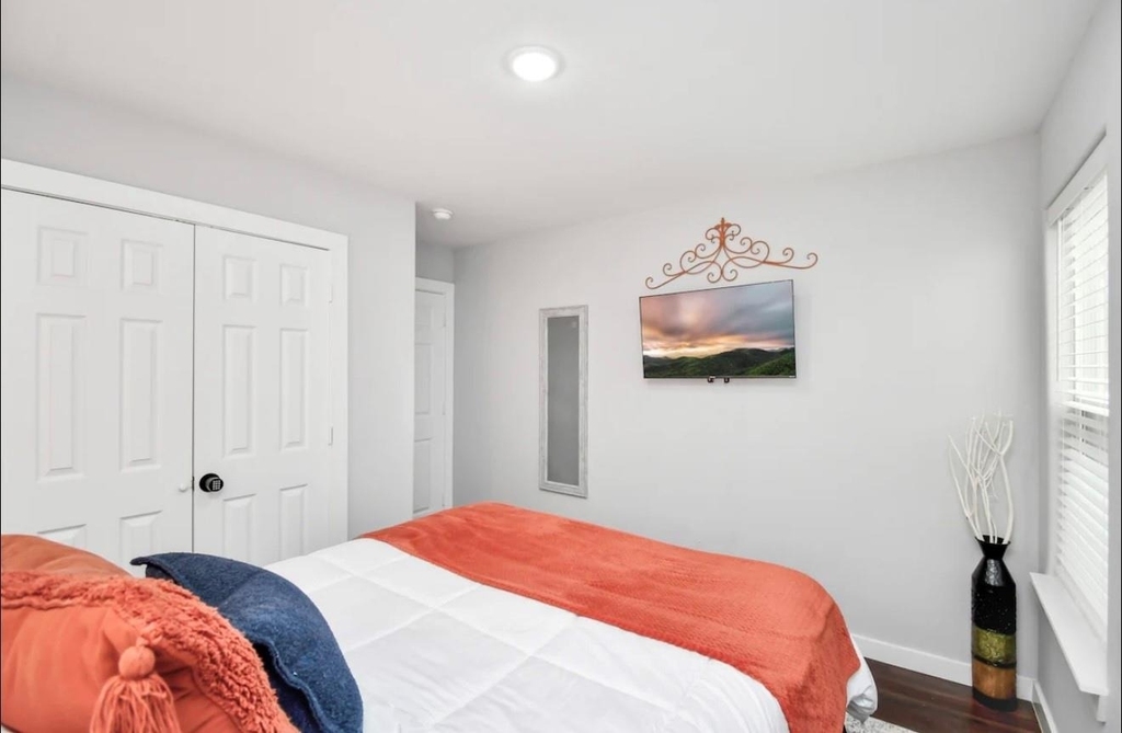 6608 Haight Street - Photo 10