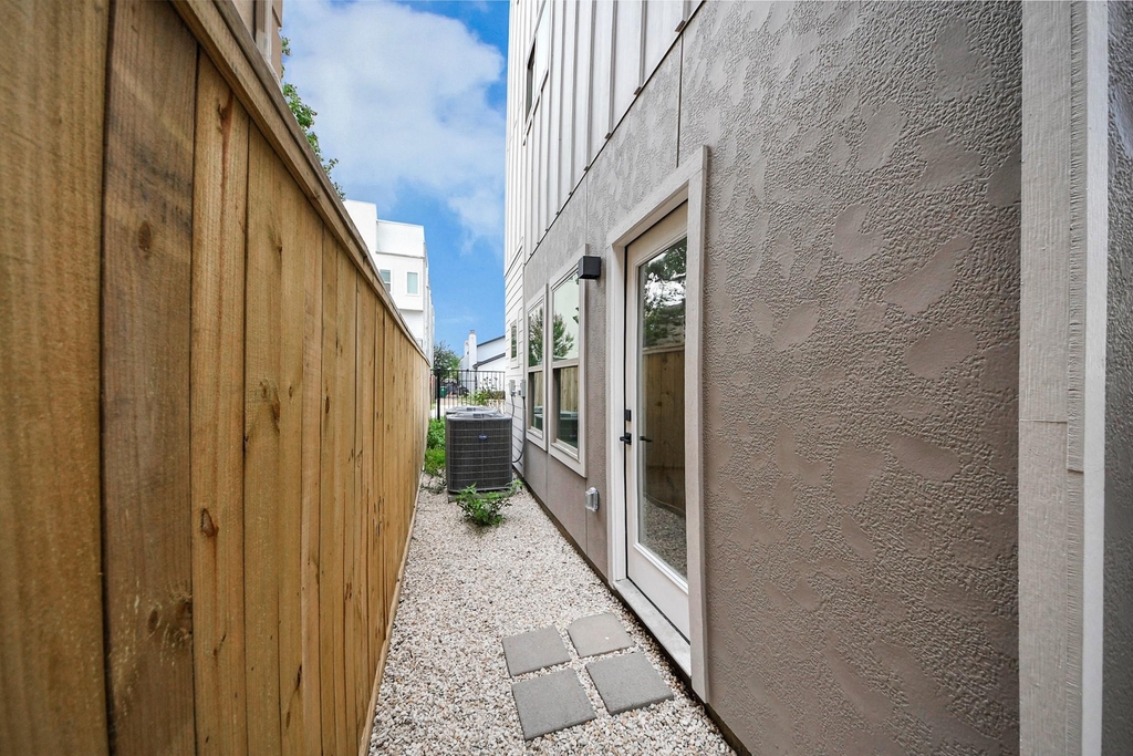 5630 Dolores Street - Photo 3