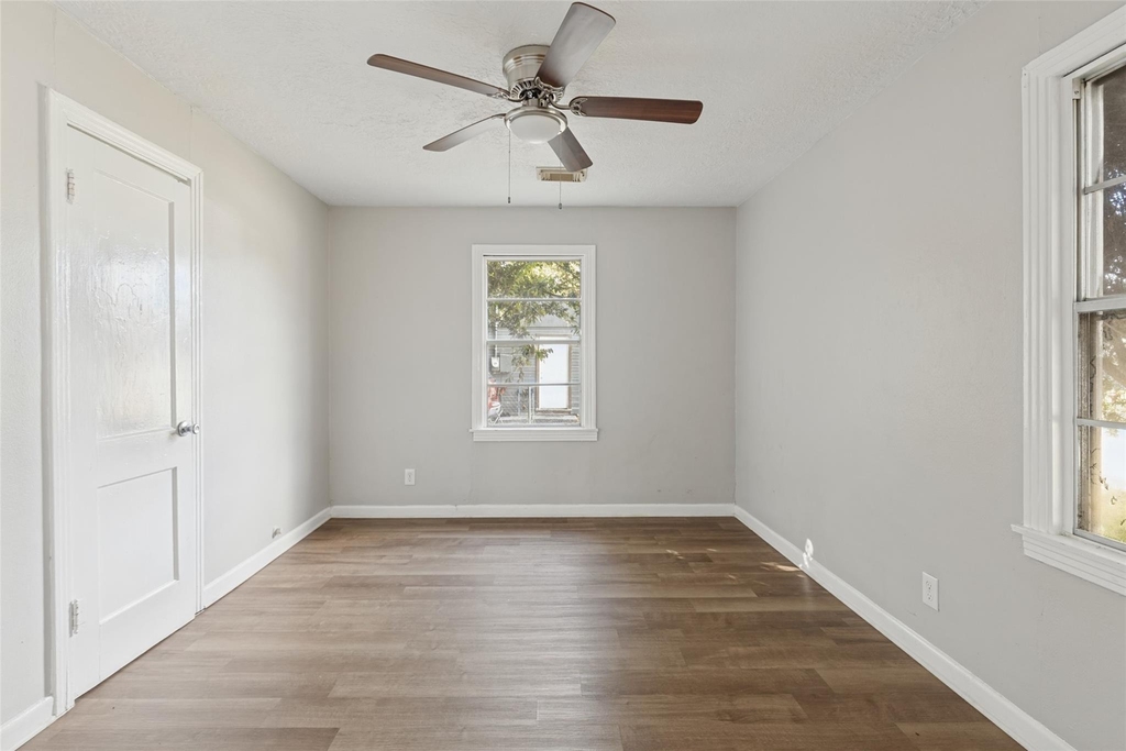 302 14th Street N - Photo 7