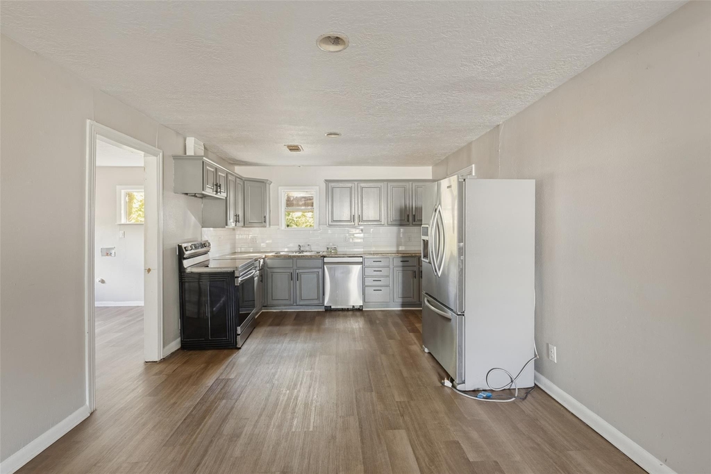 302 14th Street N - Photo 14